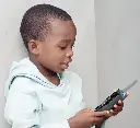Screenshot 2025-09-23 at 18-40-28 Amazon.com ekids Black Panther Wakanda Forever Toy Walkie Talkies para niños juguetes libres de estática para interiores y exteriores para niños de 3 años en adelante Juguetes y Juegos.webp